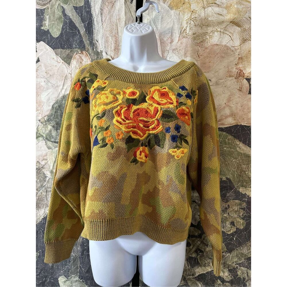 New Free People Camo Rose Pullover size XS - Picture 9 of 9